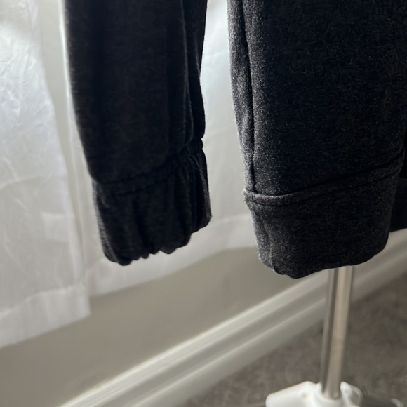 Lululemon Twisted and Tucked Long sleeve gray pullover drawstring sweatshirt 4 - Picture 4 of 11